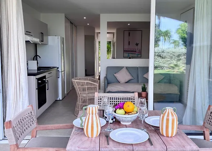 Gorgeous Blue Bay Apt 1 Min Walk From Beach Perfect For Families And Couples